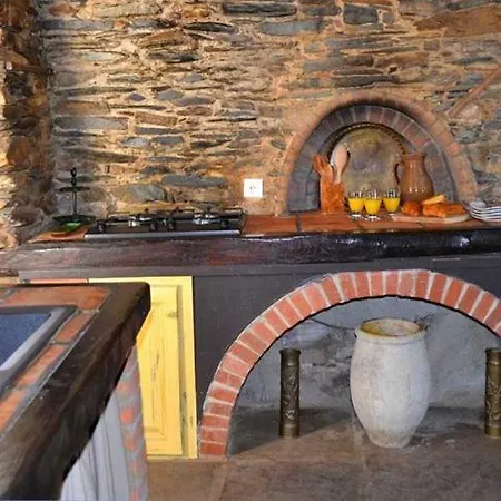 Villa Castellare-di-casinca Sleeps 6 Pool Air Con *